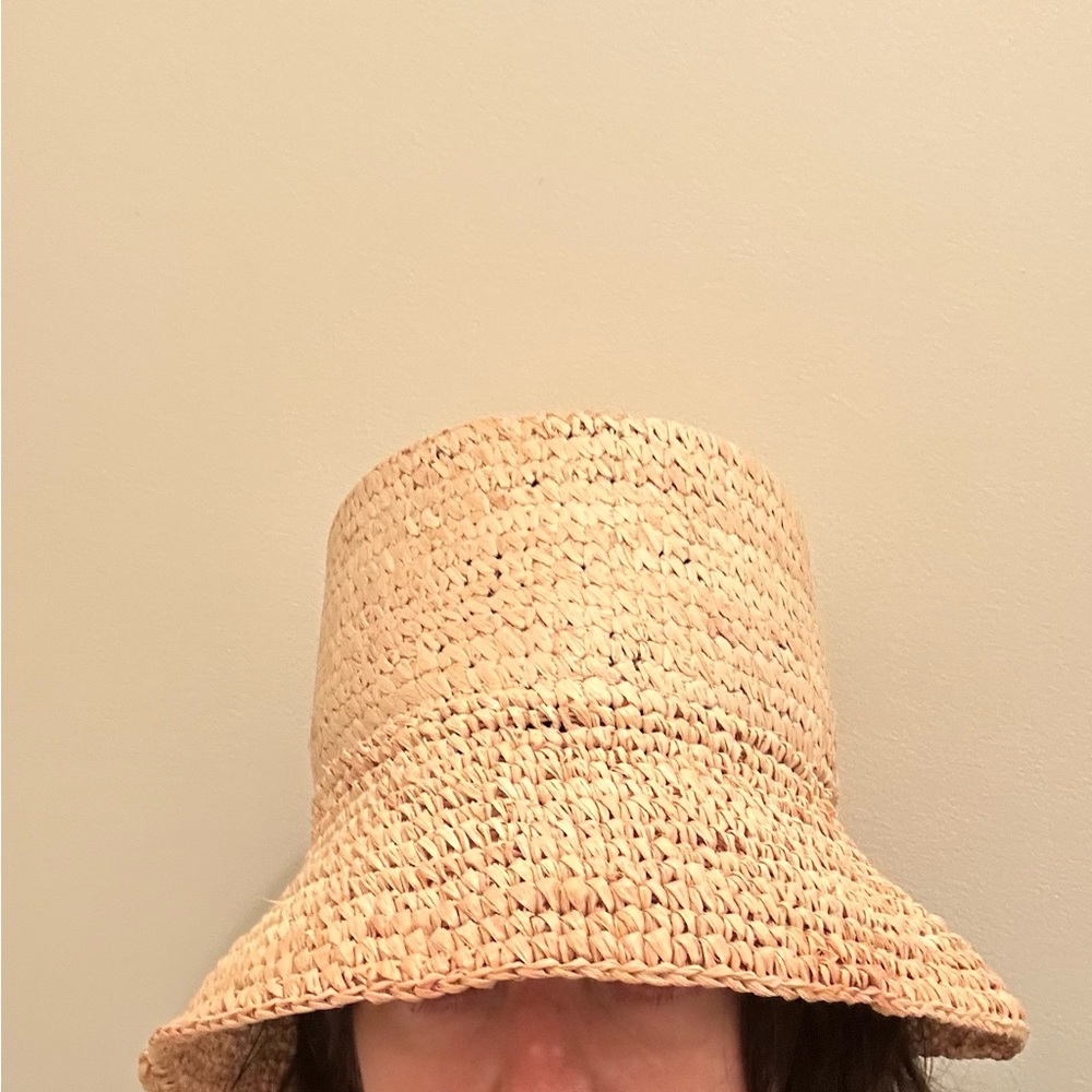 NWOT Janessa Leone Straw Bucket Hat. Size S
